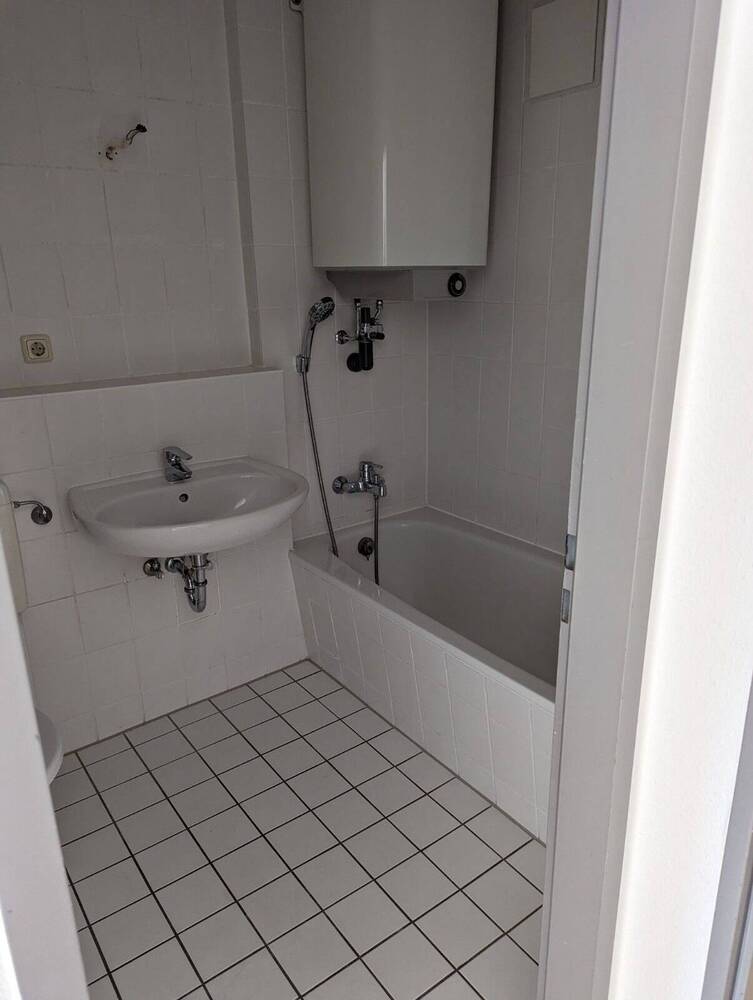 3 Zimmer Wohnung, 3. OG mit Aufzug - Tiefgarage - Balkon - Gäste WC