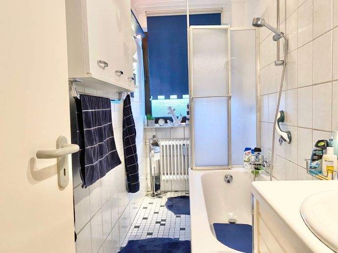 GEPFLEGTE 3 Zimmer Wohnung MIT BALKON