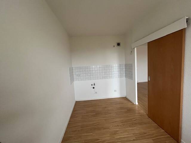 Etagenwohnung Zwickau Pölbitz - 3 Zimmer, 70 m&sup2;, 325&euro; | Angebot:26189605