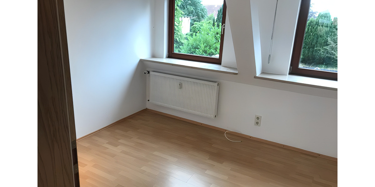 Helle 4-Zimmer-Wohnung ca. 95m²+Sonnenterrasse+ opt. mit Garten 4 zimmer