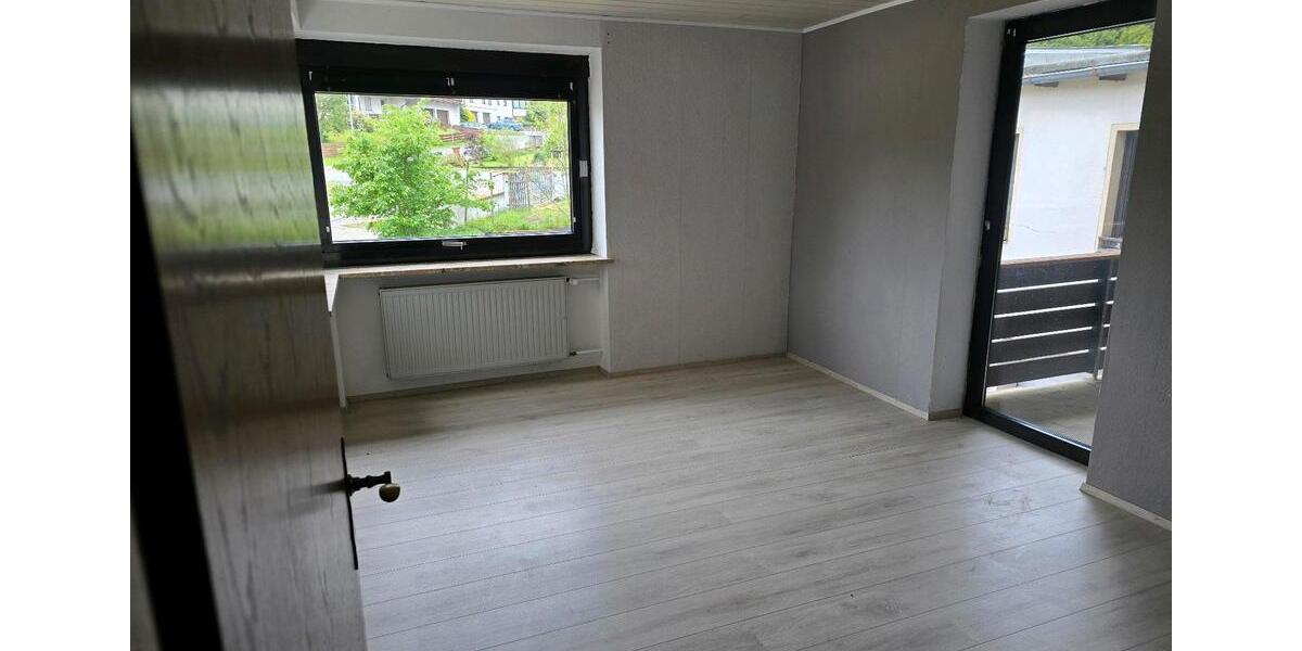 Etagenwohnung Berg - 3 Zimmer, 90 m&sup2;, 400&euro; | Angebot:26577659