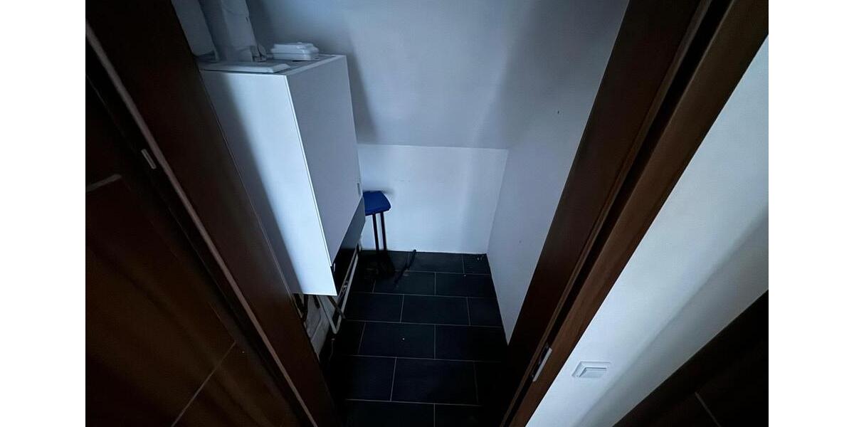 Etagenwohnung Lengede - 7 Zimmer, 151 m&sup2;, 1.200&euro; | Angebot:26181080