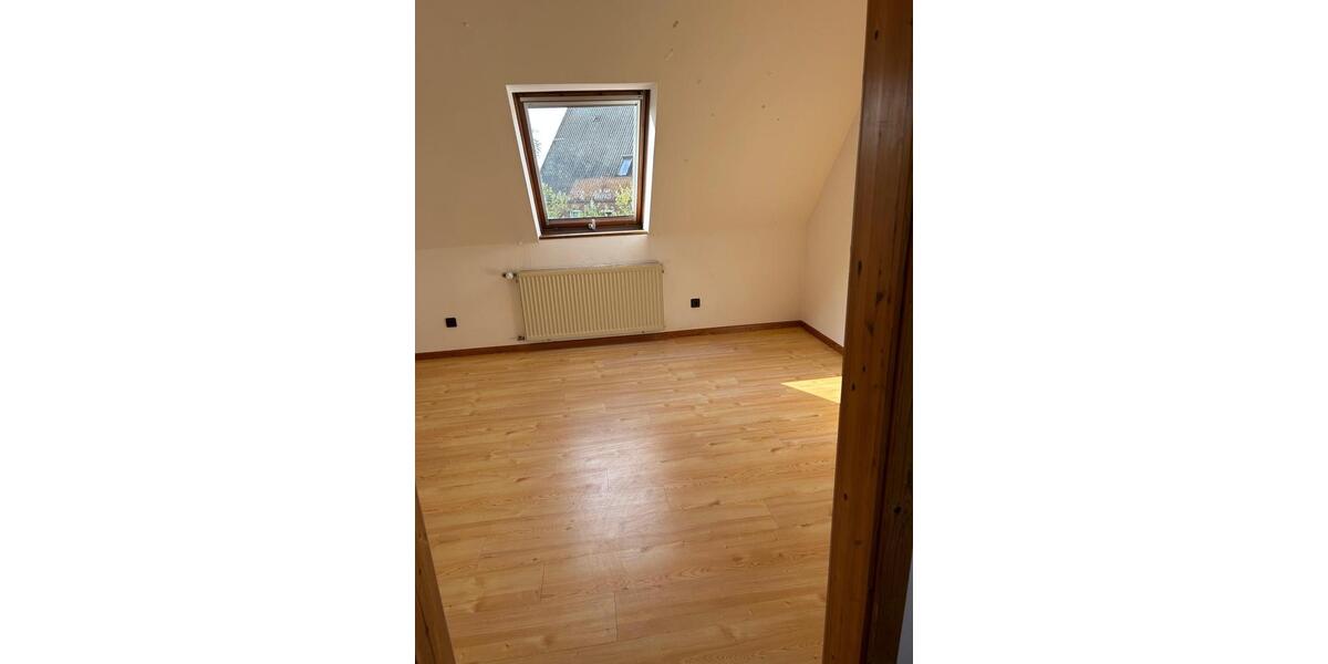 Dachgeschoßwohnung Sprakensehl - 4 Zimmer, 120 m&sup2;, 690&euro; | Angebot:26517095