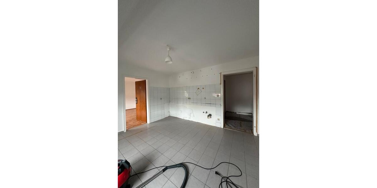 Dachgeschoßwohnung Siegen Dillnhütten - 2 Zimmer, 70 m&sup2;, 600&euro; | Angebot:26485677