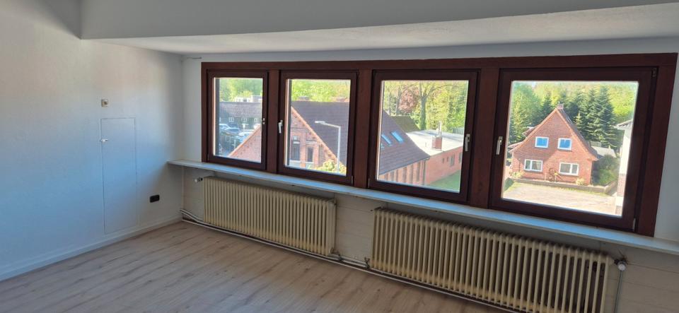 Dachgeschoßwohnung Hude (Oldenburg) - 3 Zimmer, 98 m&sup2;, 900&euro; | Angebot:26433484