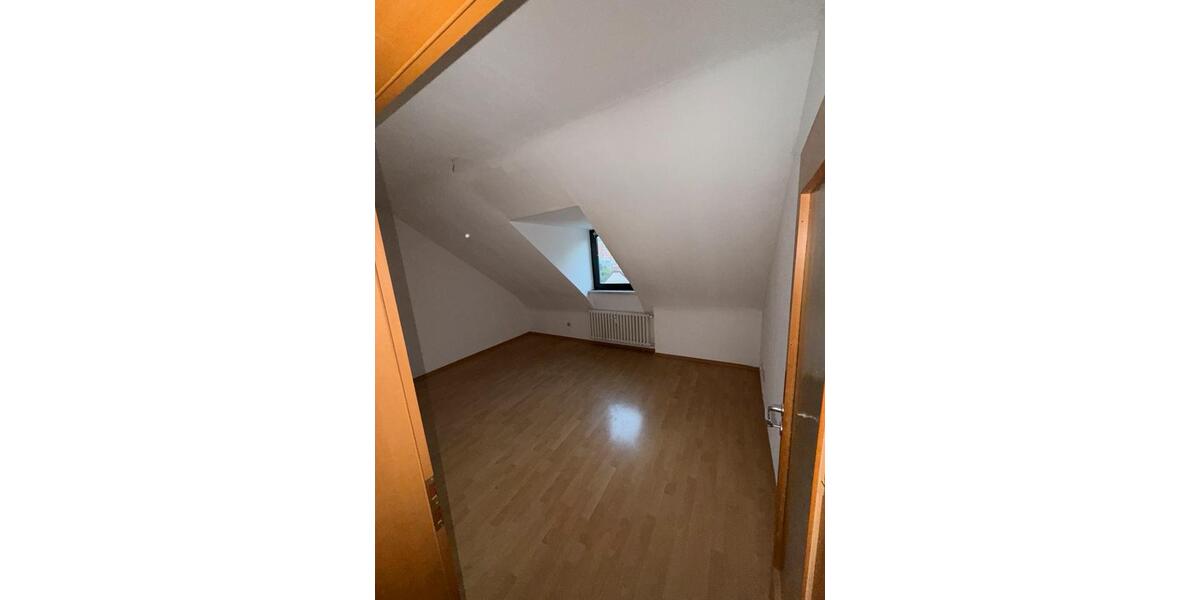 Dachgeschoßwohnung Trier Nord - 3 Zimmer, 70 m&sup2;, 940&euro; | Angebot:26238647