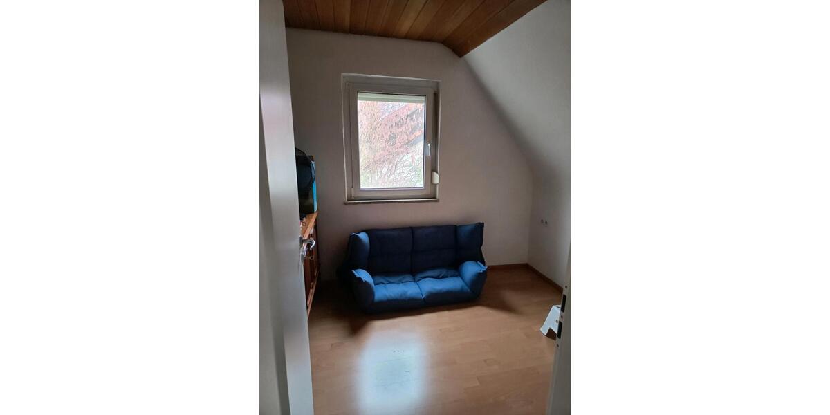 Dachgeschoßwohnung Lauffen am Neckar - 3.5 Zimmer, 80 m&sup2;, 850&euro; | Angebot:25540129
