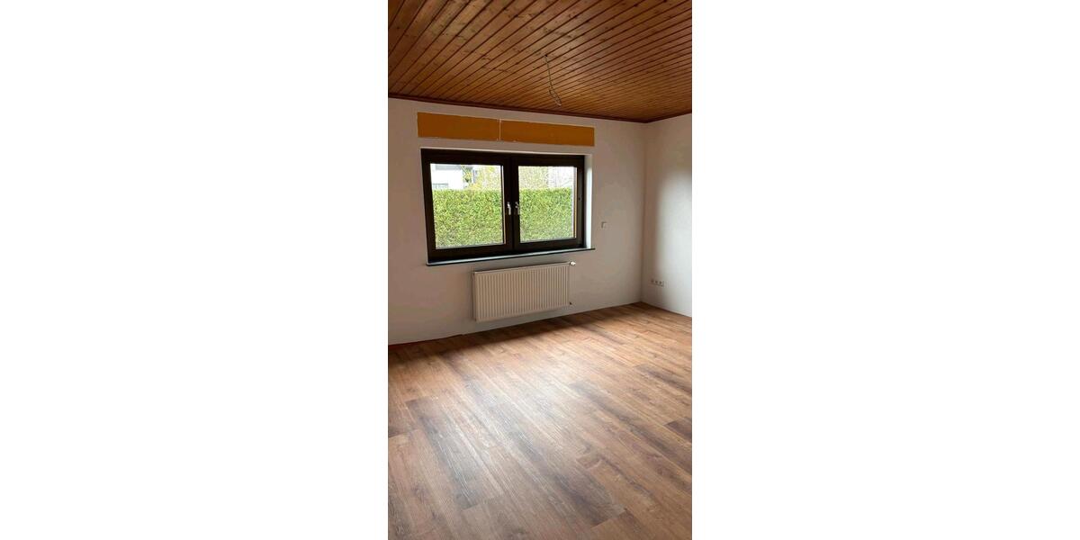 Erdgeschoßwohnung Eschenburg - 3 Zimmer, 65 m&sup2;, 600&euro; | Angebot:26224456