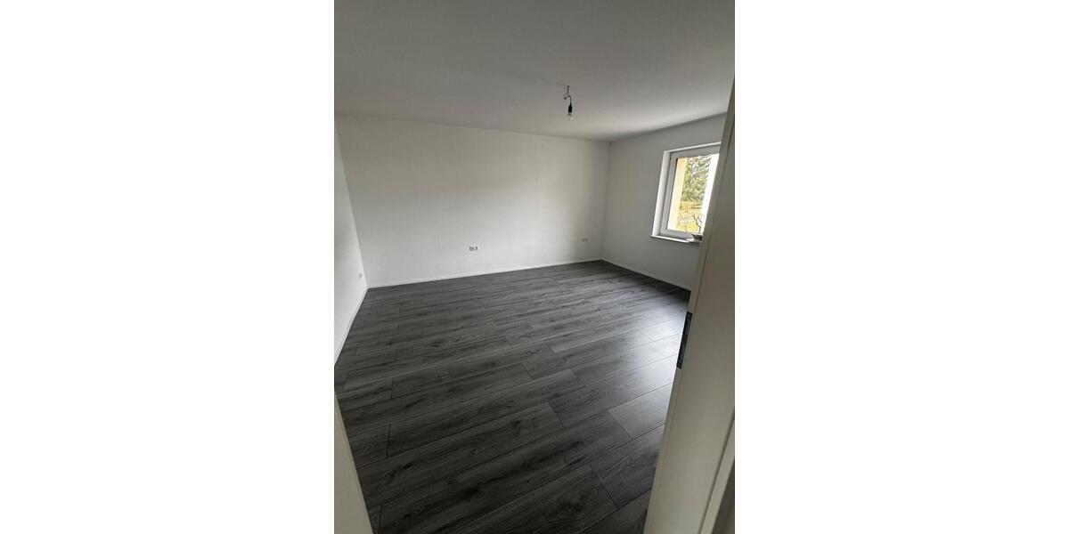 Erdgeschoßwohnung Rochlitz - 7 Zimmer, 110 m&sup2;, 1.045&euro; | Angebot:26409494