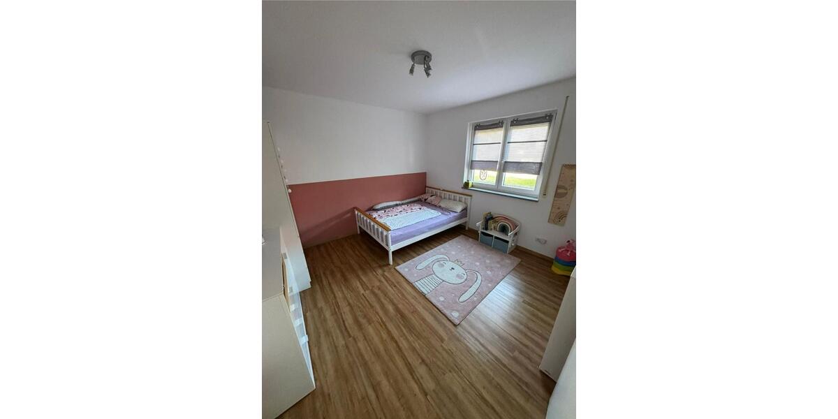 Erdgeschoßwohnung Frensdorf - 3 Zimmer, 90 m&sup2;, 750&euro; | Angebot:26340502