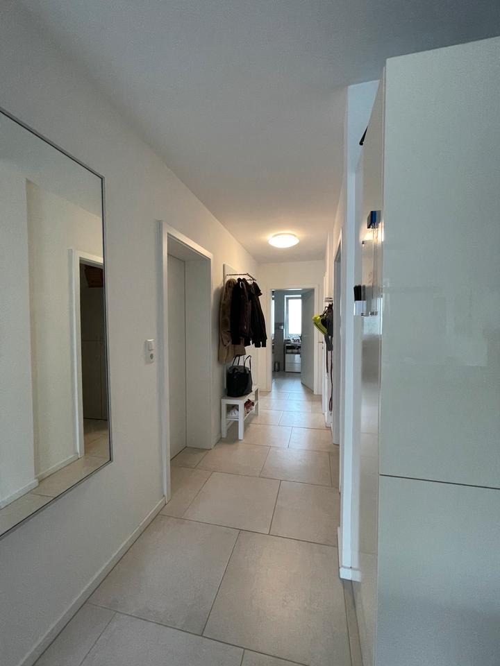 Helle, ruhige Neubau 3-Zi-Whg mit EBK, Stellplätzen in WBB zimmer
