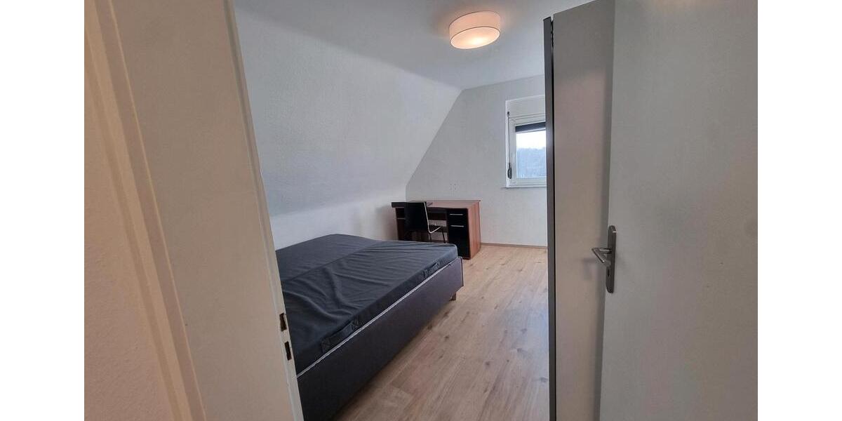 Dachgeschoßwohnung Aschaffenburg Österreicher Kolonie - 2 Zimmer, 55 m&sup2;, 890&euro; | Angebot:24655884