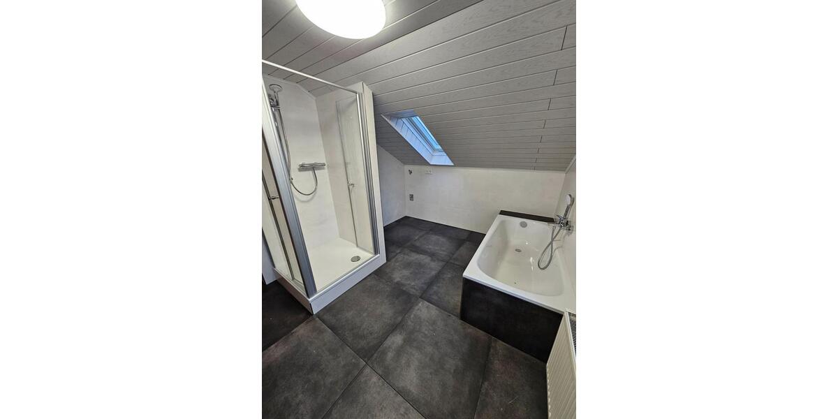 DG-Wohnung mit Balkon, neuer EBK & neuem Bad in Hünfeld-Rückers 3 zimmer