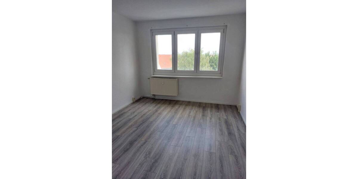 Etagenwohnung Dessau-Roßlau Innenstadt - 2 Zimmer, 48 m&sup2;, 330&euro; | Angebot:25802226