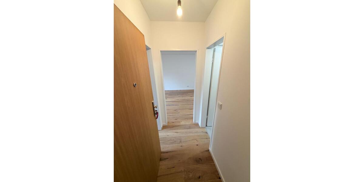 Dachgeschoßwohnung Düsseldorf Stadtbezirk 9 - 1 Zimmer, 35 m&sup2;, 750&euro; | Angebot:26593126