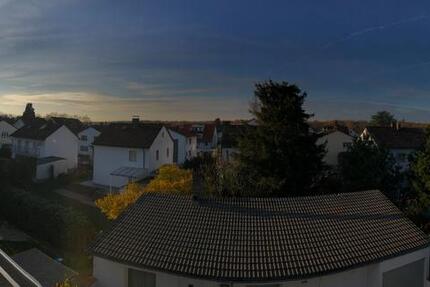 Lichtdurchflutete 2-Zimmer-Dachgeschosswohnung in Walldorf zimmer