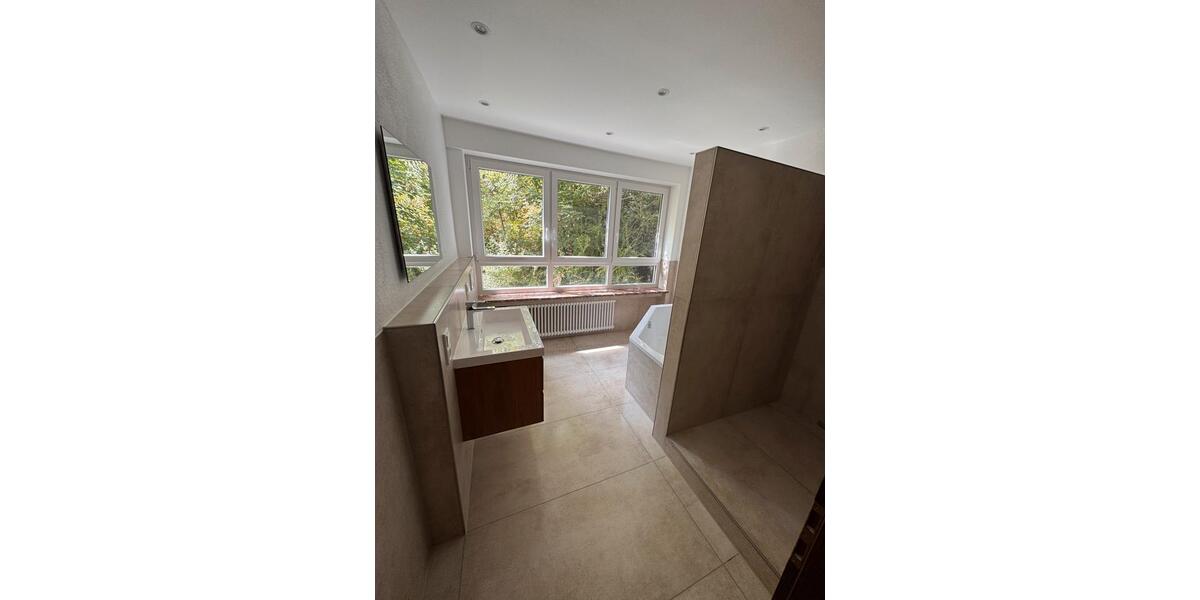 Etagenwohnung Walsdorf - 6 Zimmer, 210 m&sup2;, 1.150&euro; | Angebot:22152708