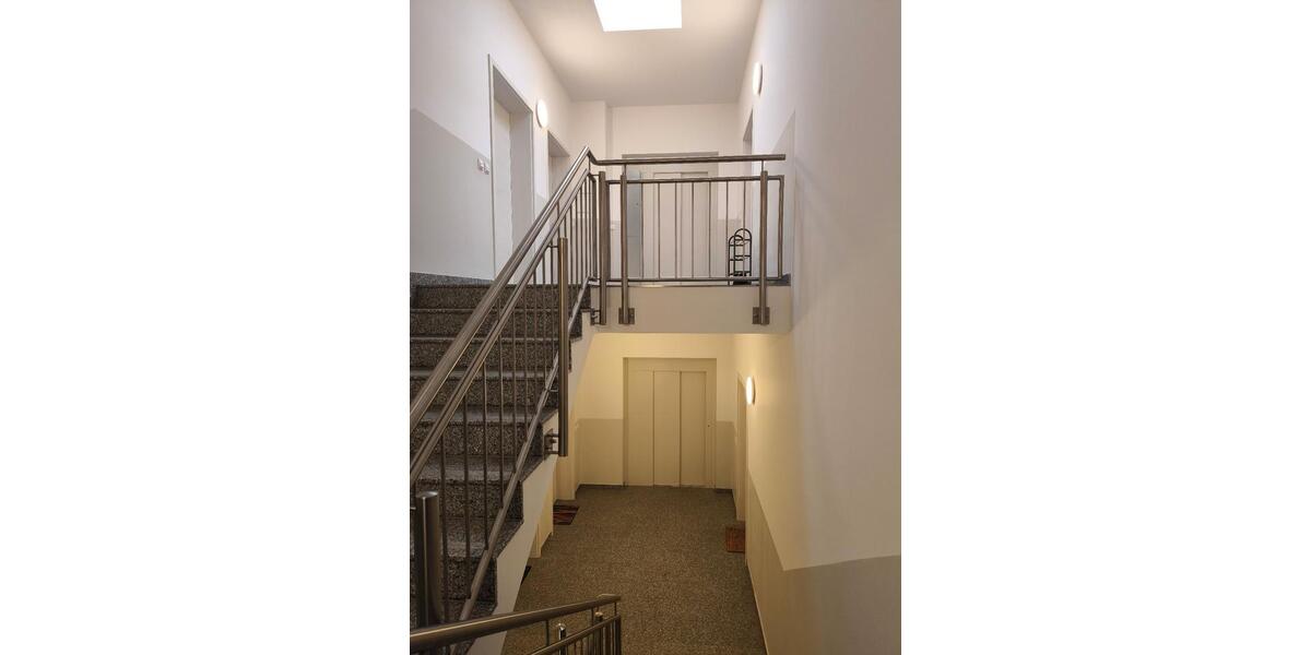 Dachgeschoßwohnung Burg - 2 Zimmer, 90 m&sup2;, 804&euro; | Angebot:20971032