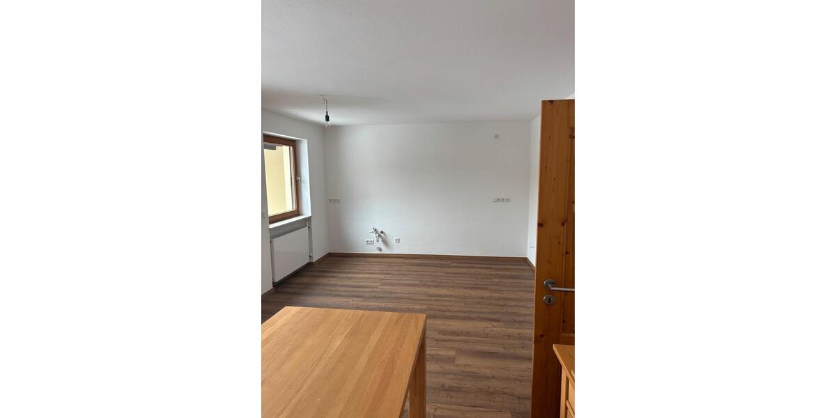 Helle Erdgeschosswohnung mit Gartenmitbenutzung 2.5 zimmer