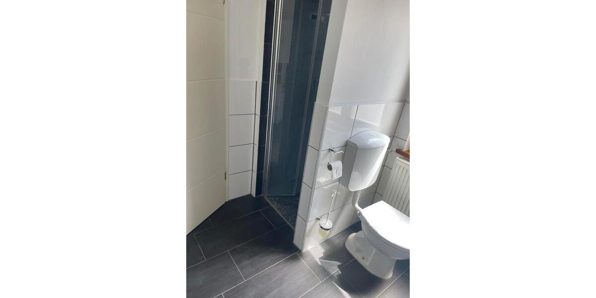 Etagenwohnung Neuburg an der Donau - 1 Zimmer, 90 m&sup2;, 450&euro; | Angebot:25989078