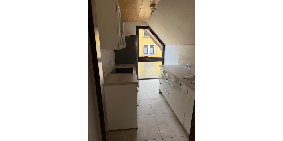 Dachgeschoßwohnung Lüdenscheid - 3.5 Zimmer, 86 m&sup2;, 700&euro; | Angebot:26699637