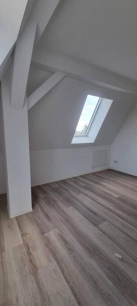 Schöne, helle 4-Zimmer-Wohnung mit Balkon in Magdeburg - 122 m²