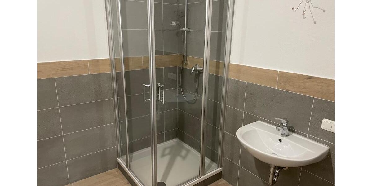 Etagenwohnung Osterhofen - 2 Zimmer, 92 m&sup2;, 828&euro; | Angebot:24867773