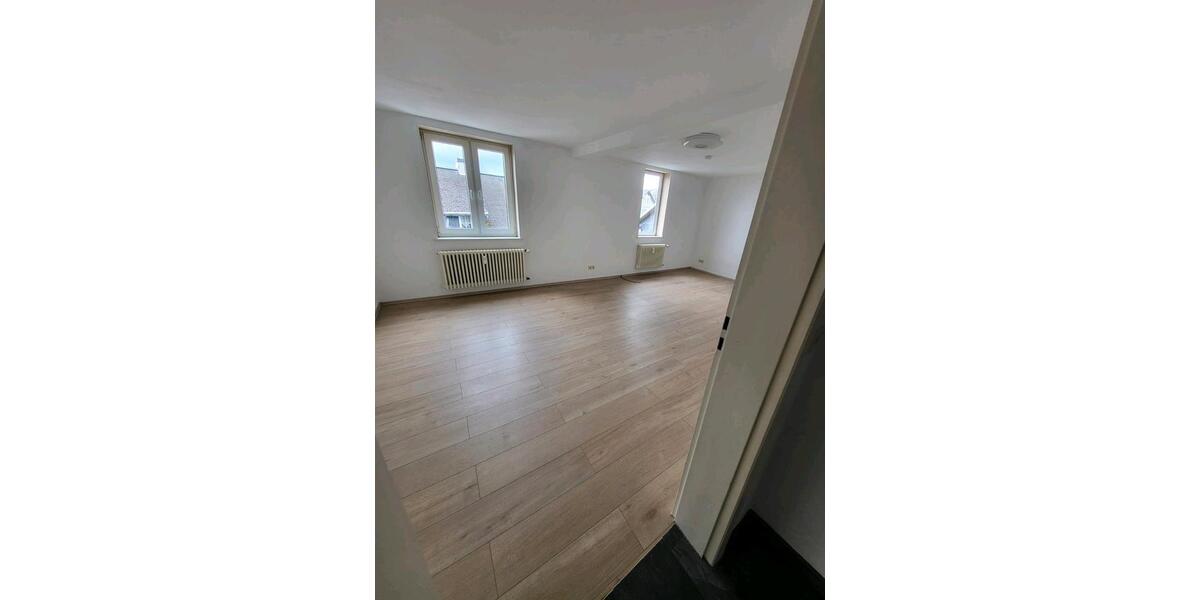 Etagenwohnung Neuhaus am Rennweg - 2 Zimmer, 60 m&sup2;, 570&euro; | Angebot:26670705
