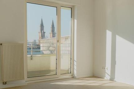 Helle renovierte 3-Zimmer-Wohnung mit neuer Einbauküche (Video) 3 zimmer