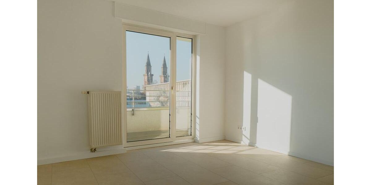 Helle renovierte 3-Zimmer-Wohnung mit neuer Einbauküche (Video) 3 zimmer