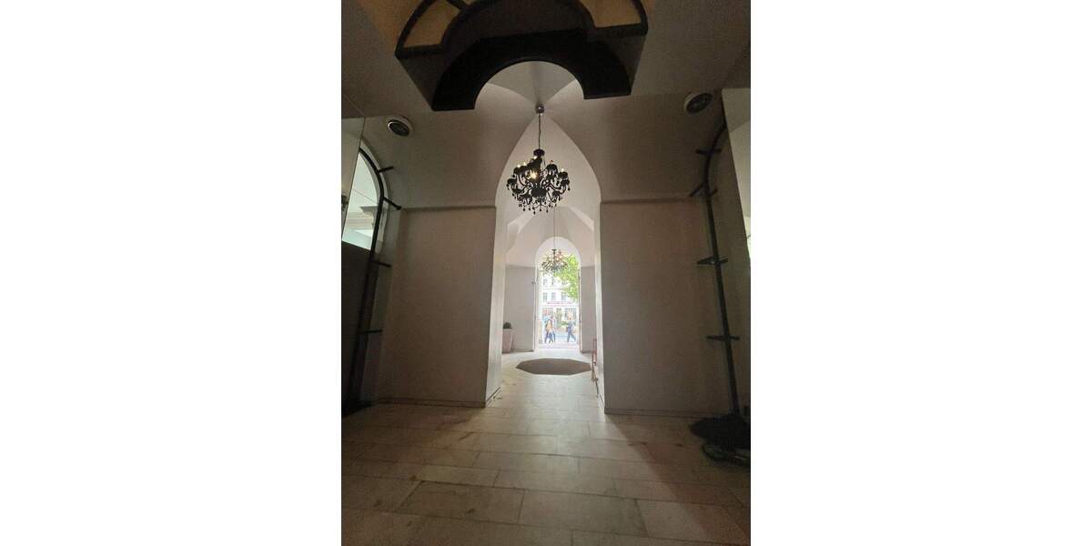 Etagenwohnung Wiesbaden Mitte - 2 Zimmer, 100 m&sup2;, 1.200&euro; | Angebot:24694226