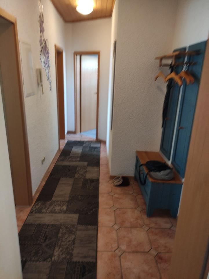 L34W4 - Tolle 3-Zimmer - DG-Wohnung in Vierfamilienhaus, Balkon, Gartennutzung zimmer
