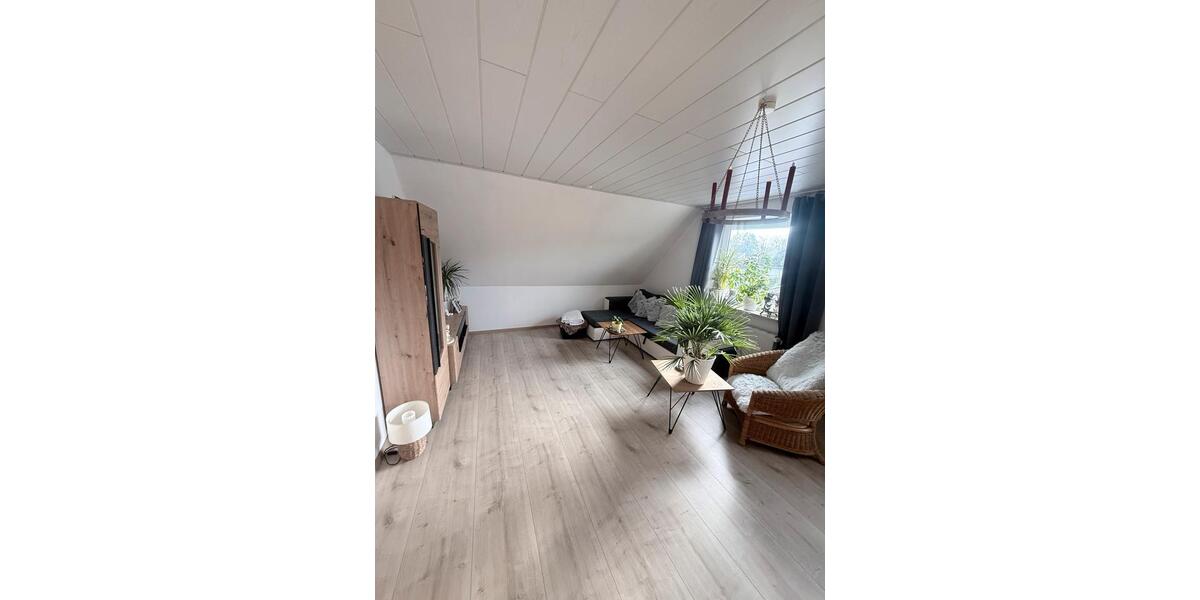Dachgeschoßwohnung Hohn - 3 Zimmer, 76 m&sup2;, 700&euro; | Angebot:24842401