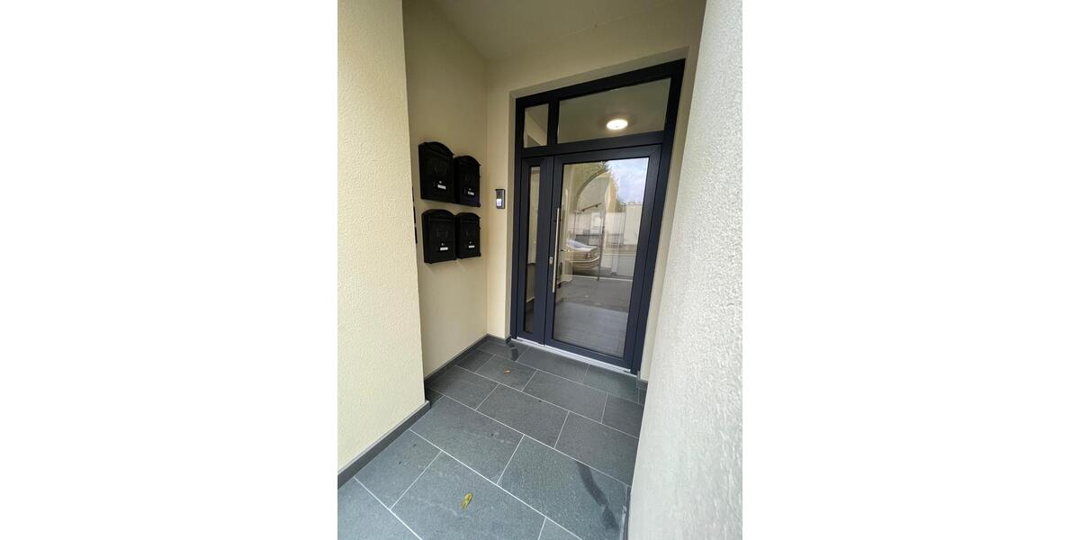 Wohnen auf Zeit Gera - 3 Zimmer, 130 m&sup2;, 100&euro; | Angebot:26227069