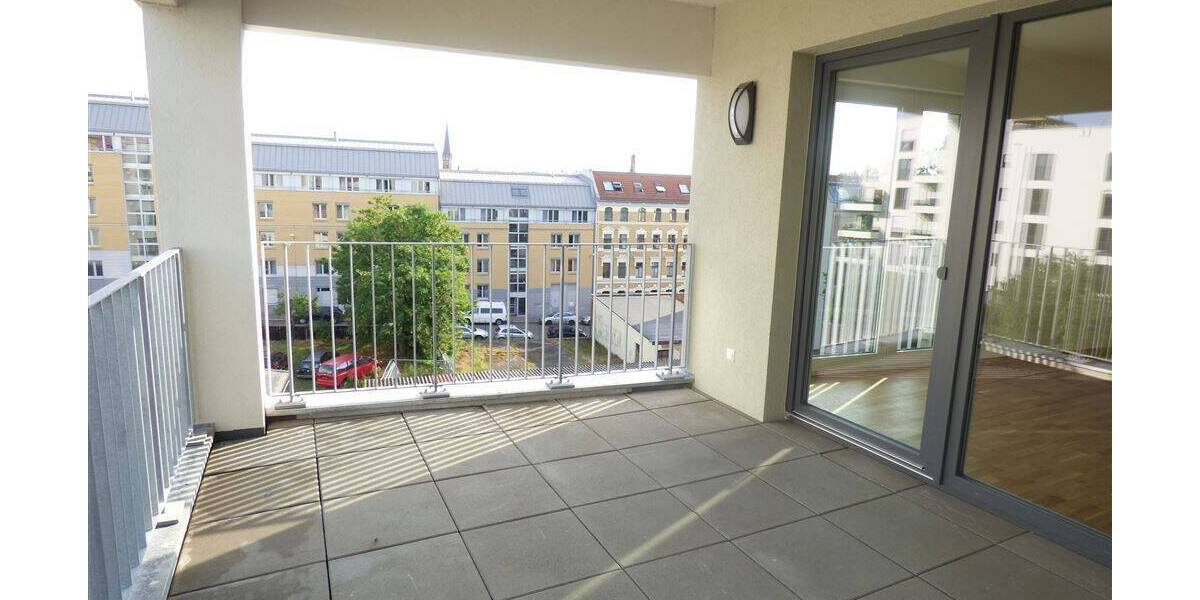 Familienfreundliche 4-Zi. Whg. m. 2 Bädern, großem Balkon, Parkett, FBH, TG -Stellplatz! 4 zimmer