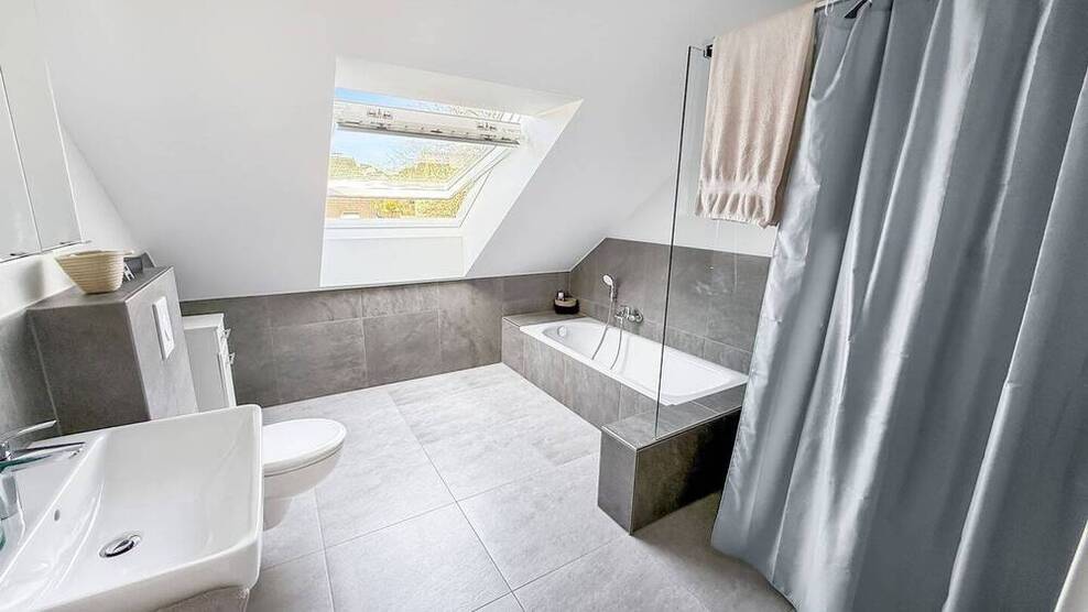 Neubau Reihenmittelhaus (KfW 40 EE) mit Erdwärme, in sehr guter Lage zum Delbrücker Zentrum
