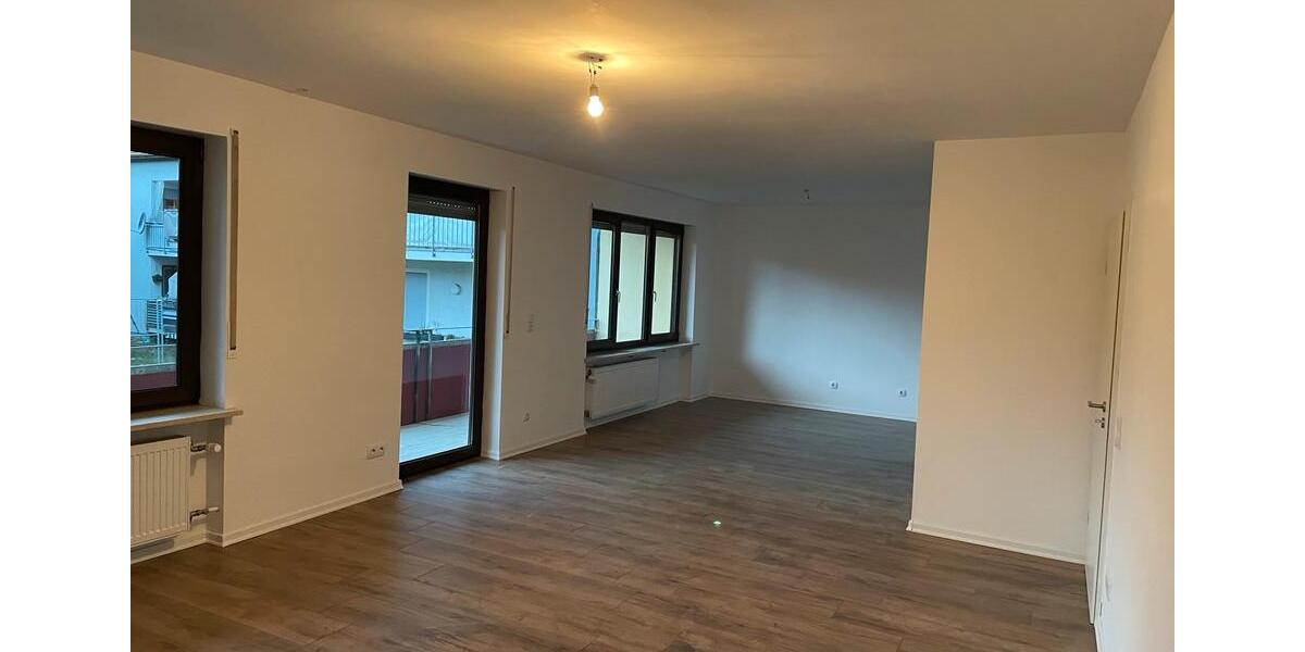 Erdgeschoßwohnung Bad Windsheim - 4 Zimmer, 125 m&sup2;, 1.200&euro; | Angebot:26413721