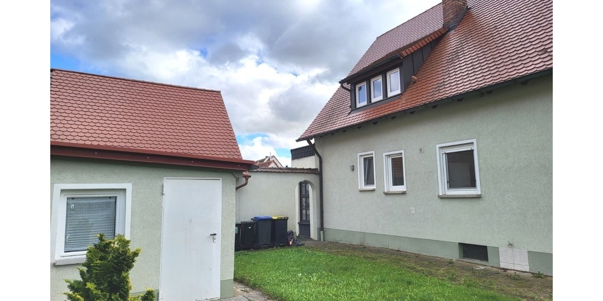 Einfamilienhaus mit Doppelgarage in Kirchehrenbach zu vermieten. 4 zimmer