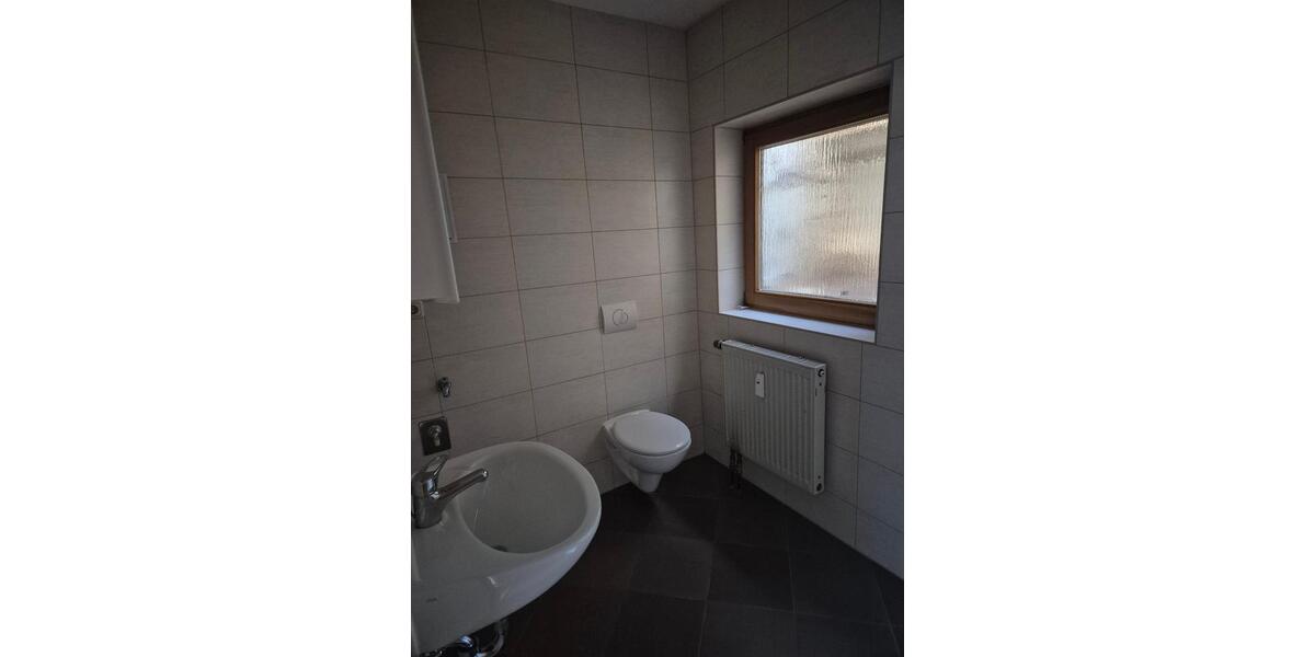 Etagenwohnung Pößneck - 1 Zimmer, 29 m&sup2;, 180&euro; | Angebot:25052759