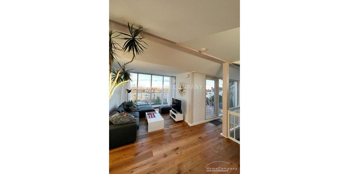 Zentrale , helle und offene Maisonettewohnung mit Blick über die Dächer von Kiel- Eine Oase in der Stadt. 3 zimmer