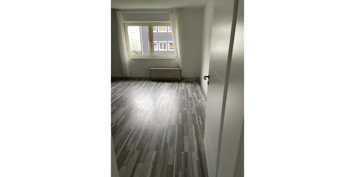 Sehr schöne Erdgeschosswohnung mit Balkon in zentrumsnaher Lage 3 zimmer