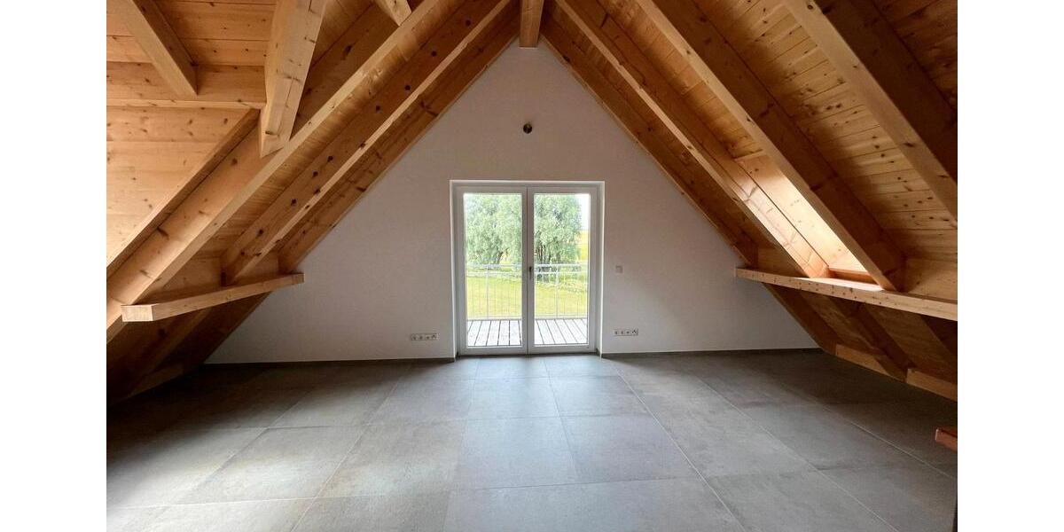 Dachgeschoßwohnung Finning - 3 Zimmer, 67 m&sup2;, 1.220&euro; | Angebot:26422266