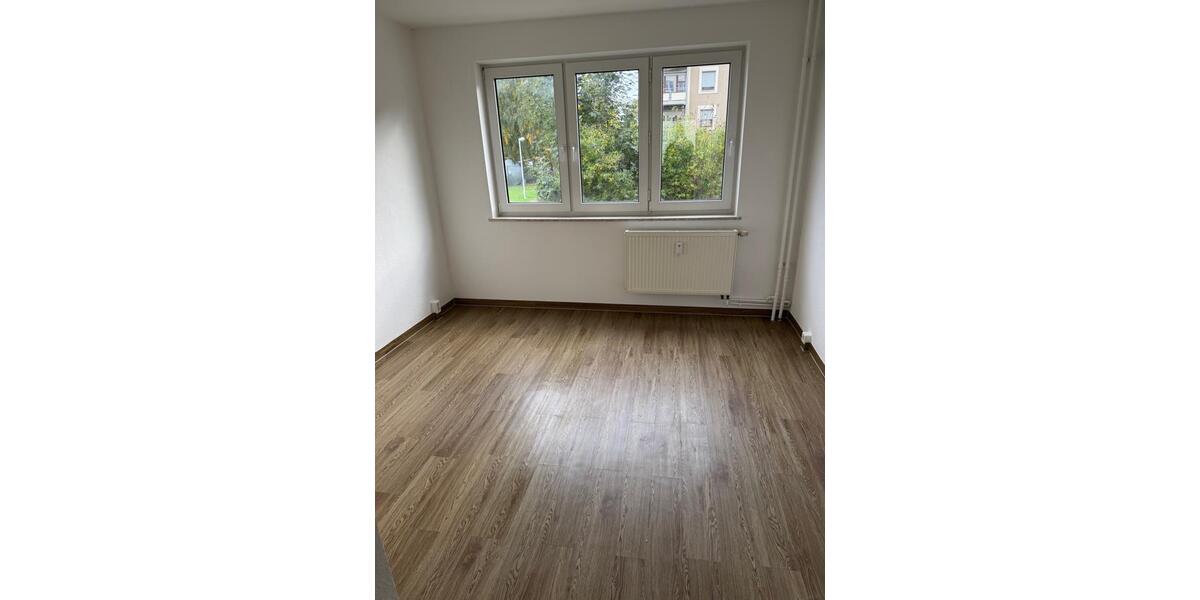 Etagenwohnung Sömmerda - 4 Zimmer, 72 m&sup2;, 399&euro; | Angebot:19574183