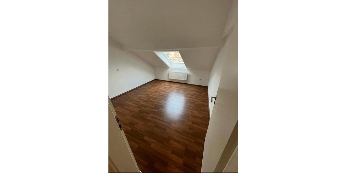 Dachgeschoßwohnung Heilbronn Kernstadt - 3 Zimmer, 80 m&sup2;, 1.000&euro; | Angebot:26633803