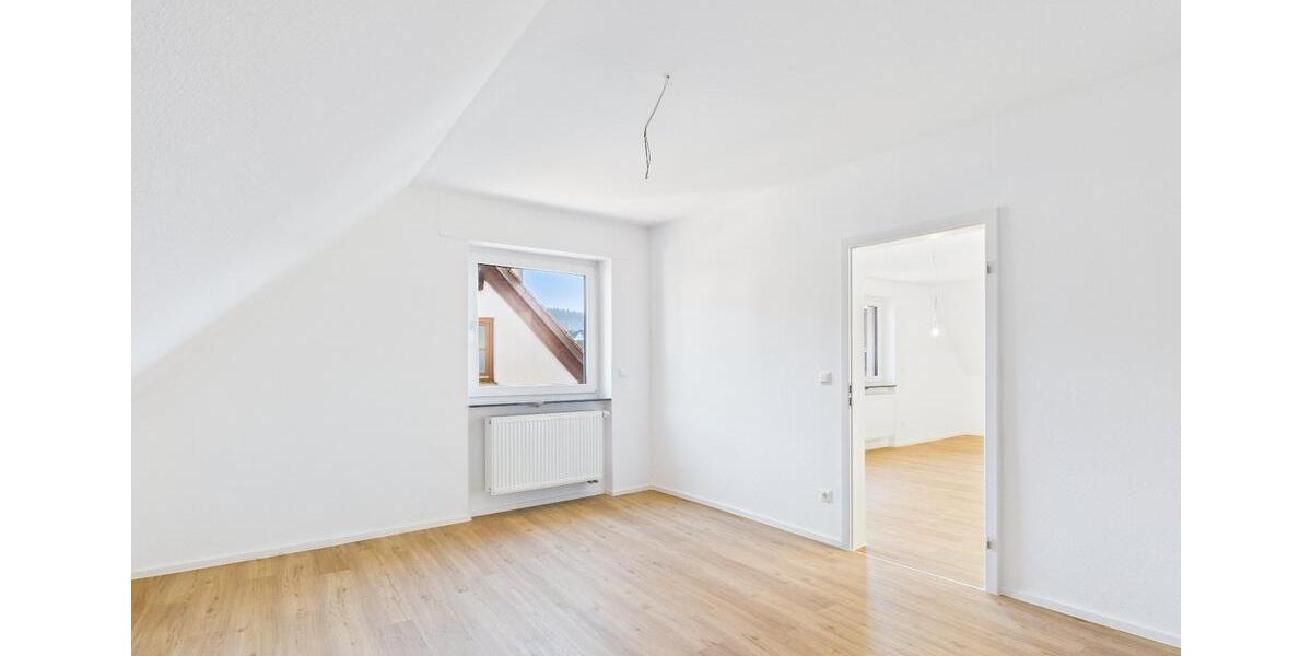 Etagenwohnung Blaubeuren - 5 Zimmer, 194 m&sup2;, 1.900&euro; | Angebot:25291577