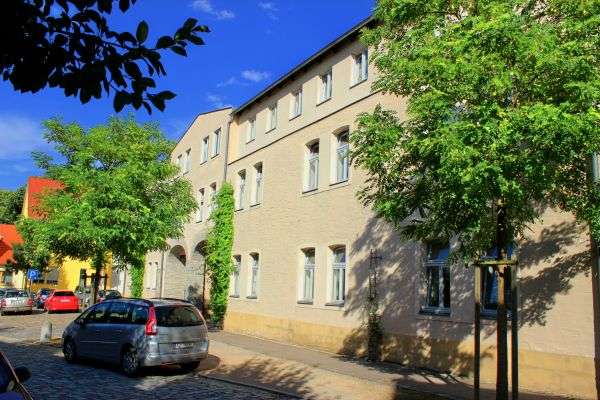Etagenwohnung Sangerhausen - 2 Zimmer, 82 m&sup2;, 570&euro; | Angebot:27000172