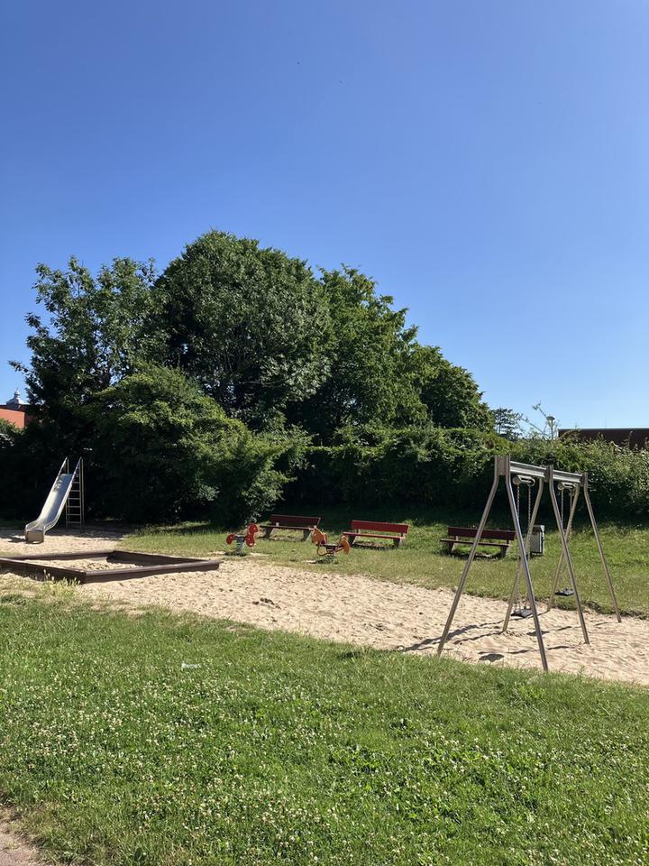 Bei VIVAWEST die Sonnenstrahlen auf dem eigenen Balkon genießen. zimmer