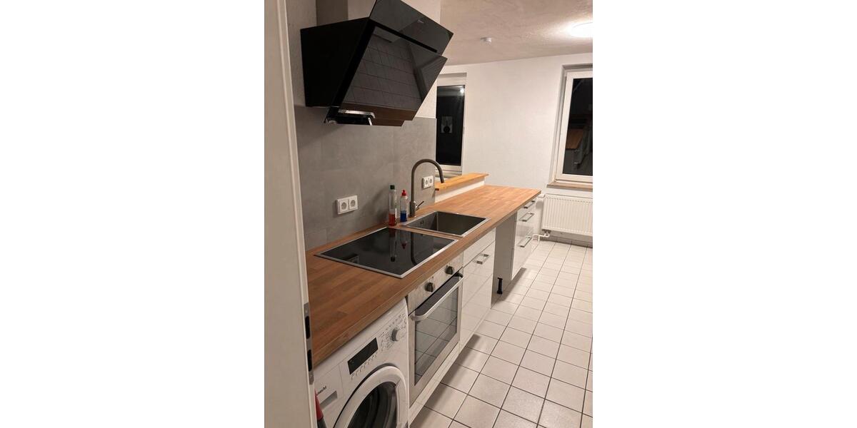 2 Zimmer in renovierter WG 4 zimmer