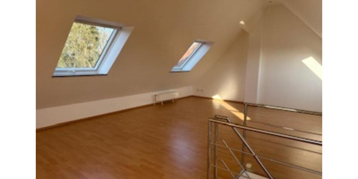 Dachgeschoßwohnung Kiel Elmschenhagen - 3 Zimmer, 104 m&sup2;, 1.200&euro; | Angebot:25717953