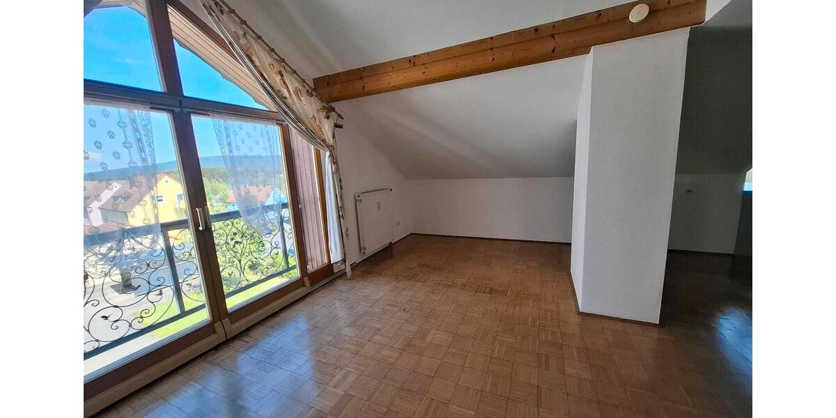 Dachgeschoßwohnung Erbendorf Pfaben - 3 Zimmer, 85 m&sup2;, 900&euro; | Angebot:26525645